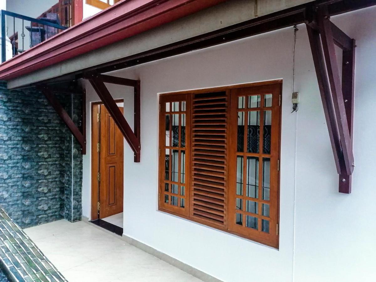 New White House Ratnapura Hotel Eksteriør billede