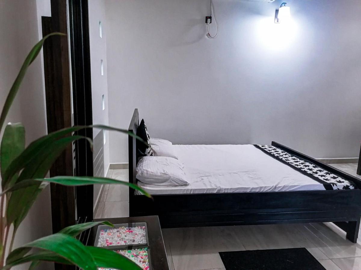 New White House Ratnapura Hotel Eksteriør billede