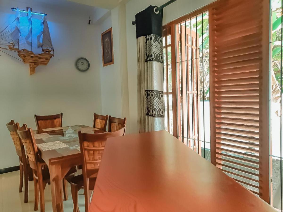 New White House Ratnapura Hotel Eksteriør billede