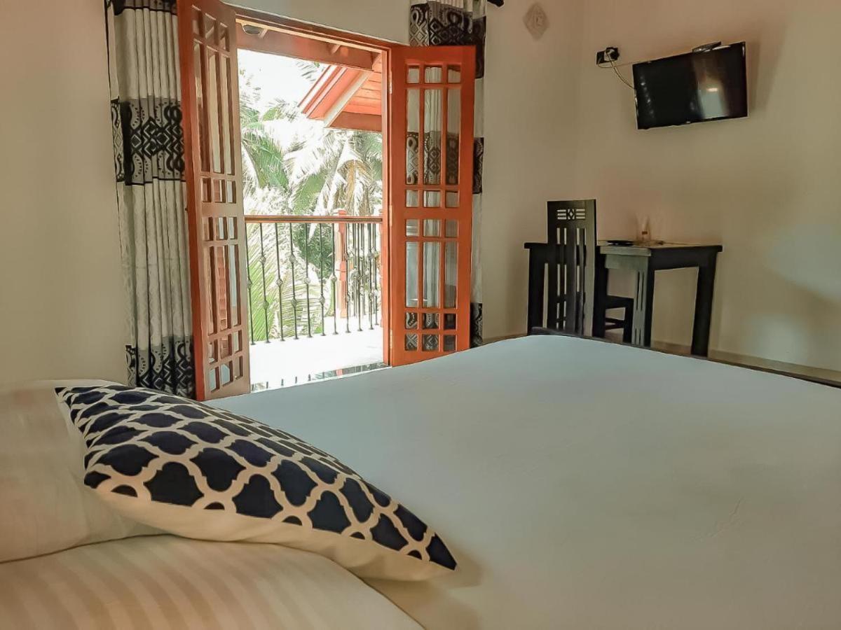 New White House Ratnapura Hotel Eksteriør billede